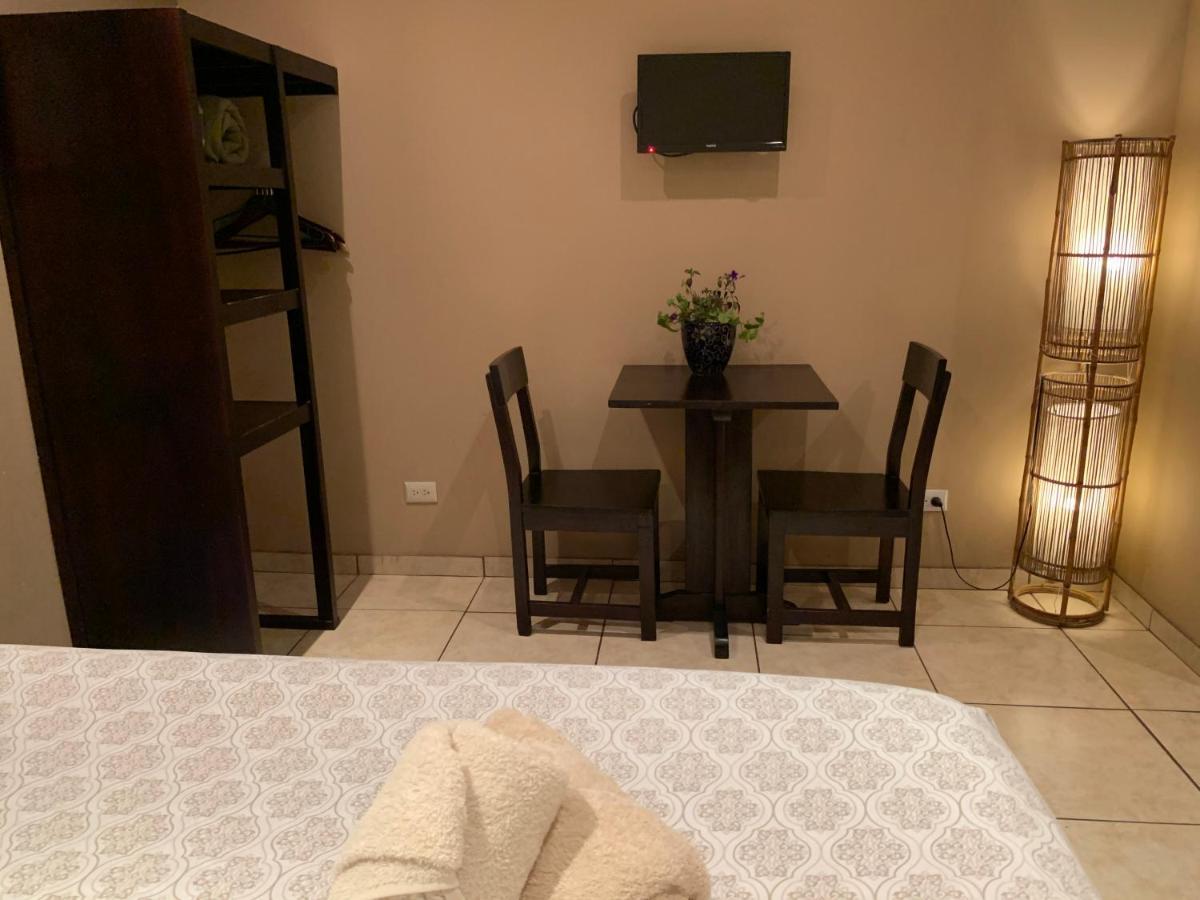 Casa De Lis Hotel & Tourist Info Centre Turrialba Ngoại thất bức ảnh