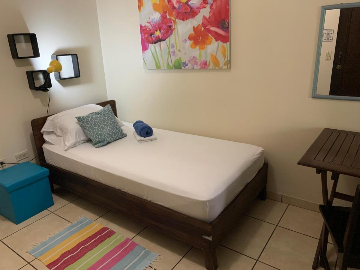 Casa De Lis Hotel & Tourist Info Centre Turrialba Ngoại thất bức ảnh