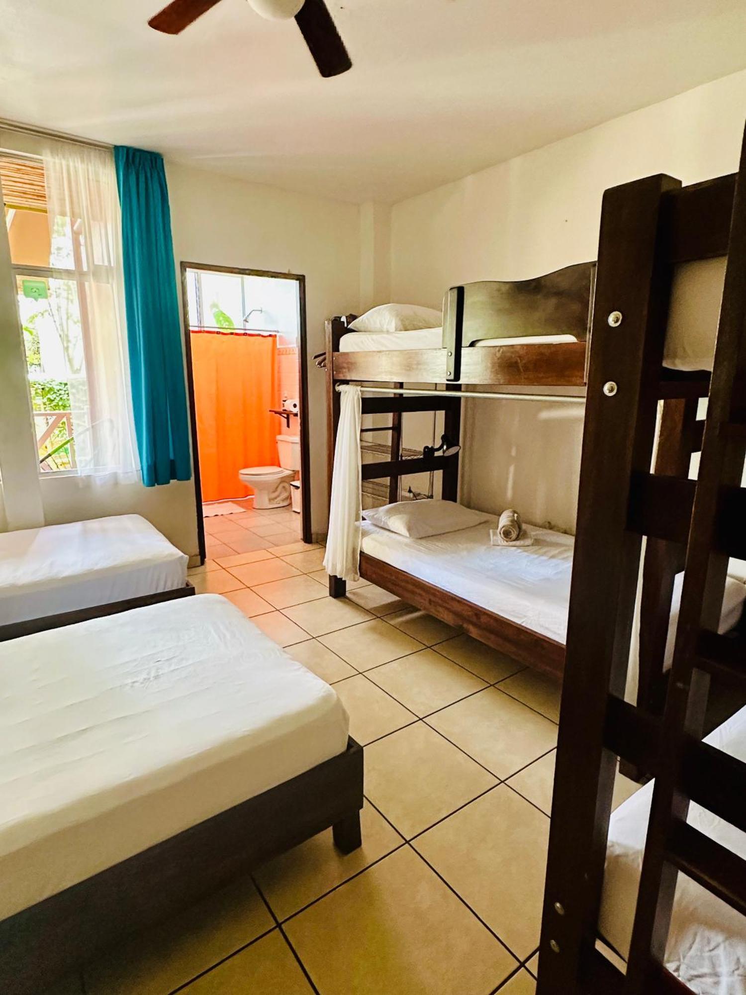 Casa De Lis Hotel & Tourist Info Centre Turrialba Ngoại thất bức ảnh